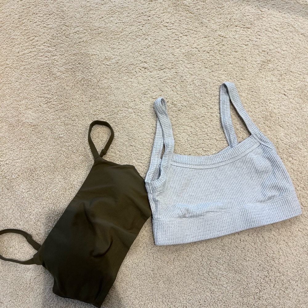 Set of Two Sports Bras in Gray and Olive